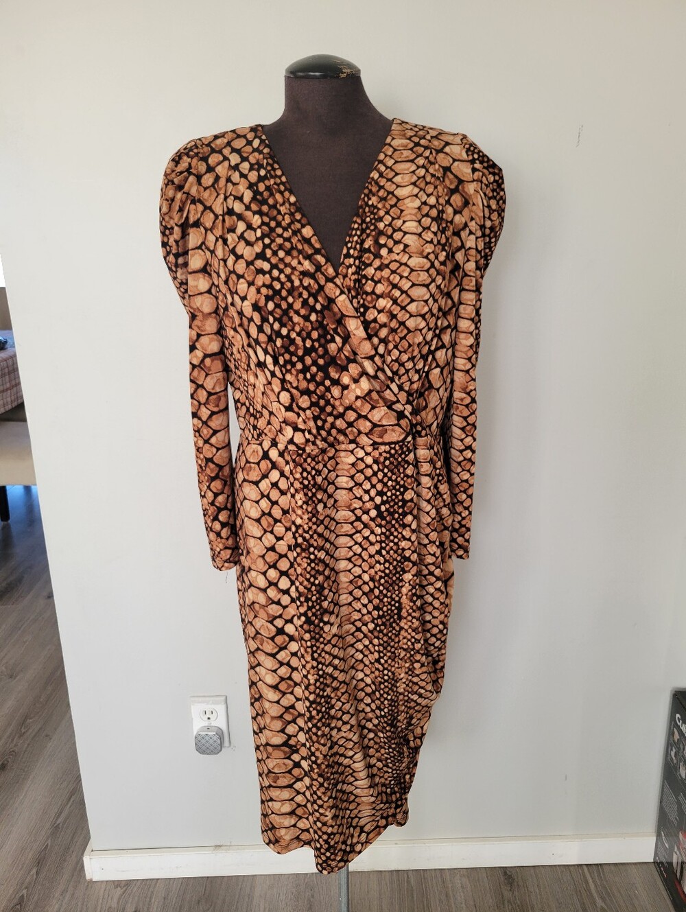 Brand New Melanie Lyne Snake Print Wrap Dress Size 16